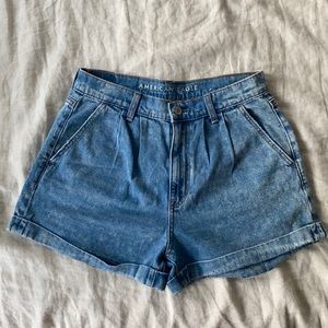 American Eagle Mom Short